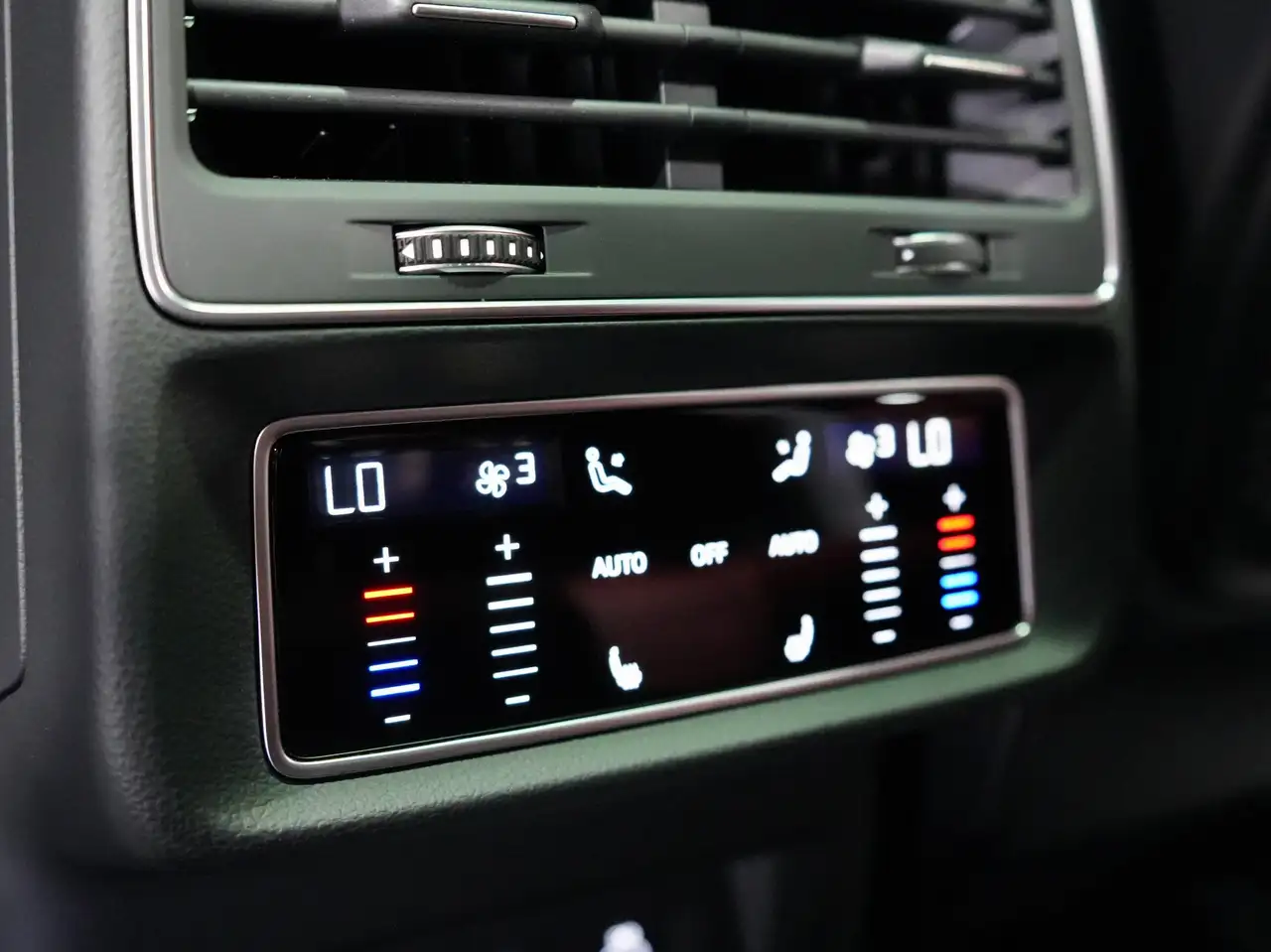 Audi SQ8 - Image 38