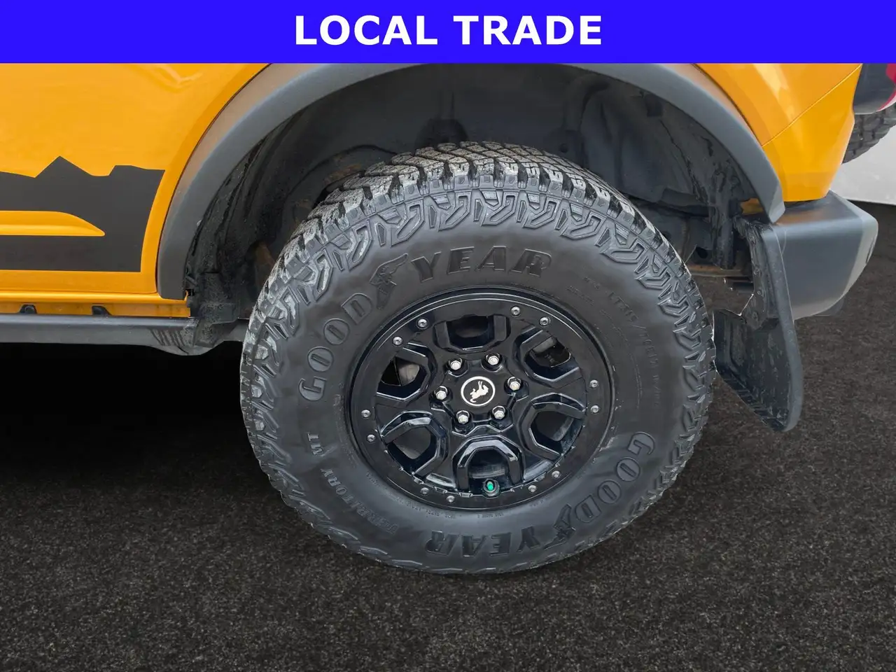 Ford Bronco - Image 9