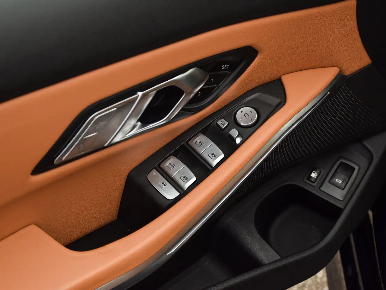 BMW 3 Series - Image 12