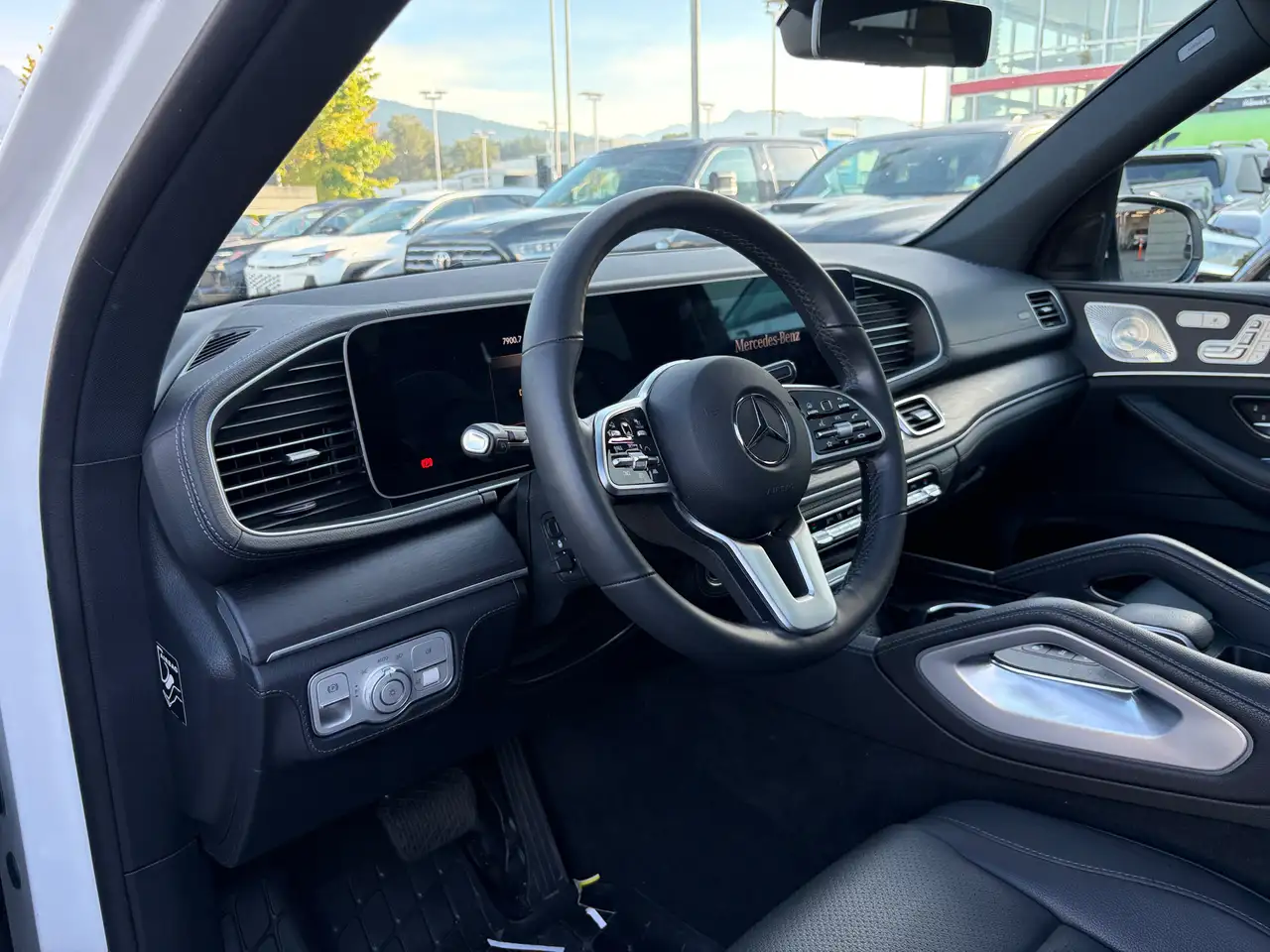 Mercedes-Benz GLE - Image 19