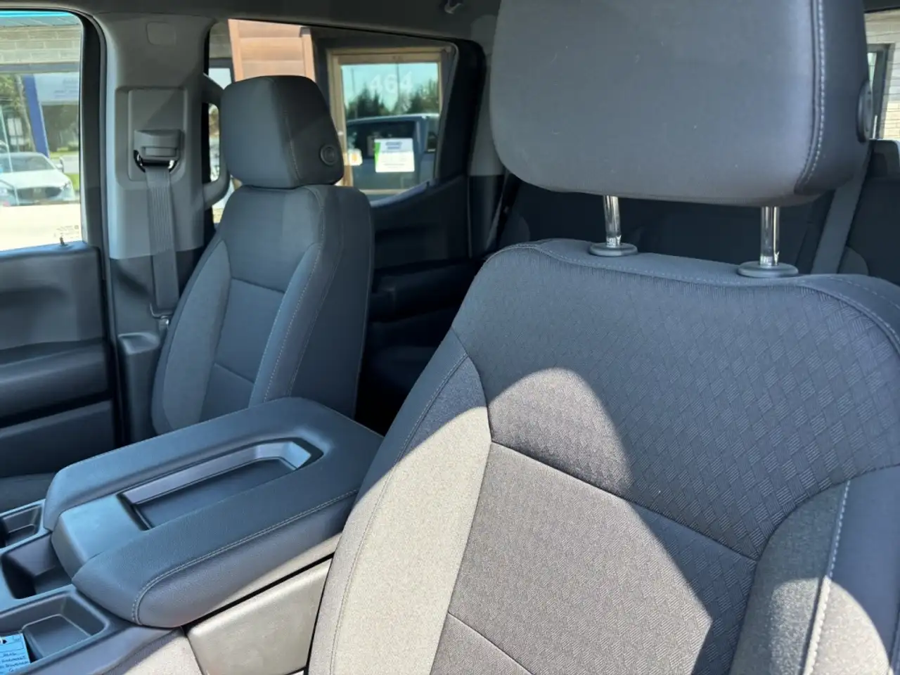 Chevrolet Silverado 1500 - Image 15