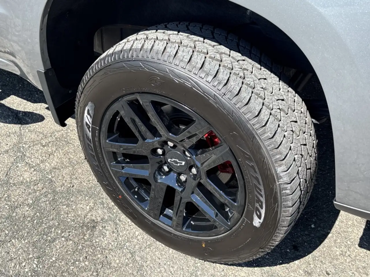 Chevrolet Silverado 1500 - Image 8