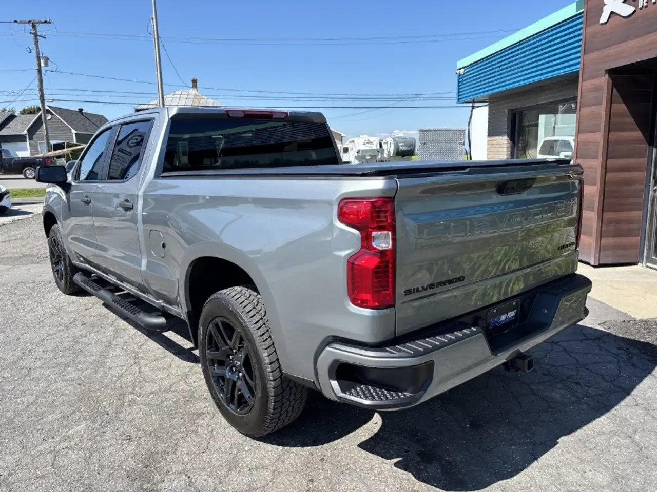 Chevrolet Silverado 1500 - Image 22