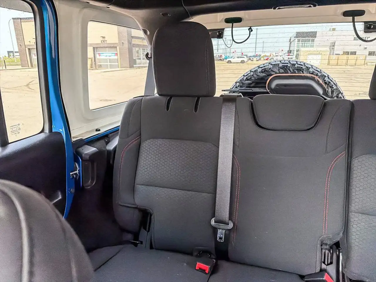 Jeep Wrangler - Image 18