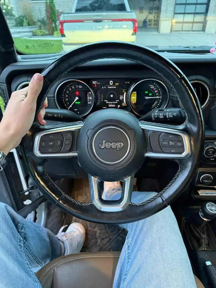 Jeep Wrangler - Image 10