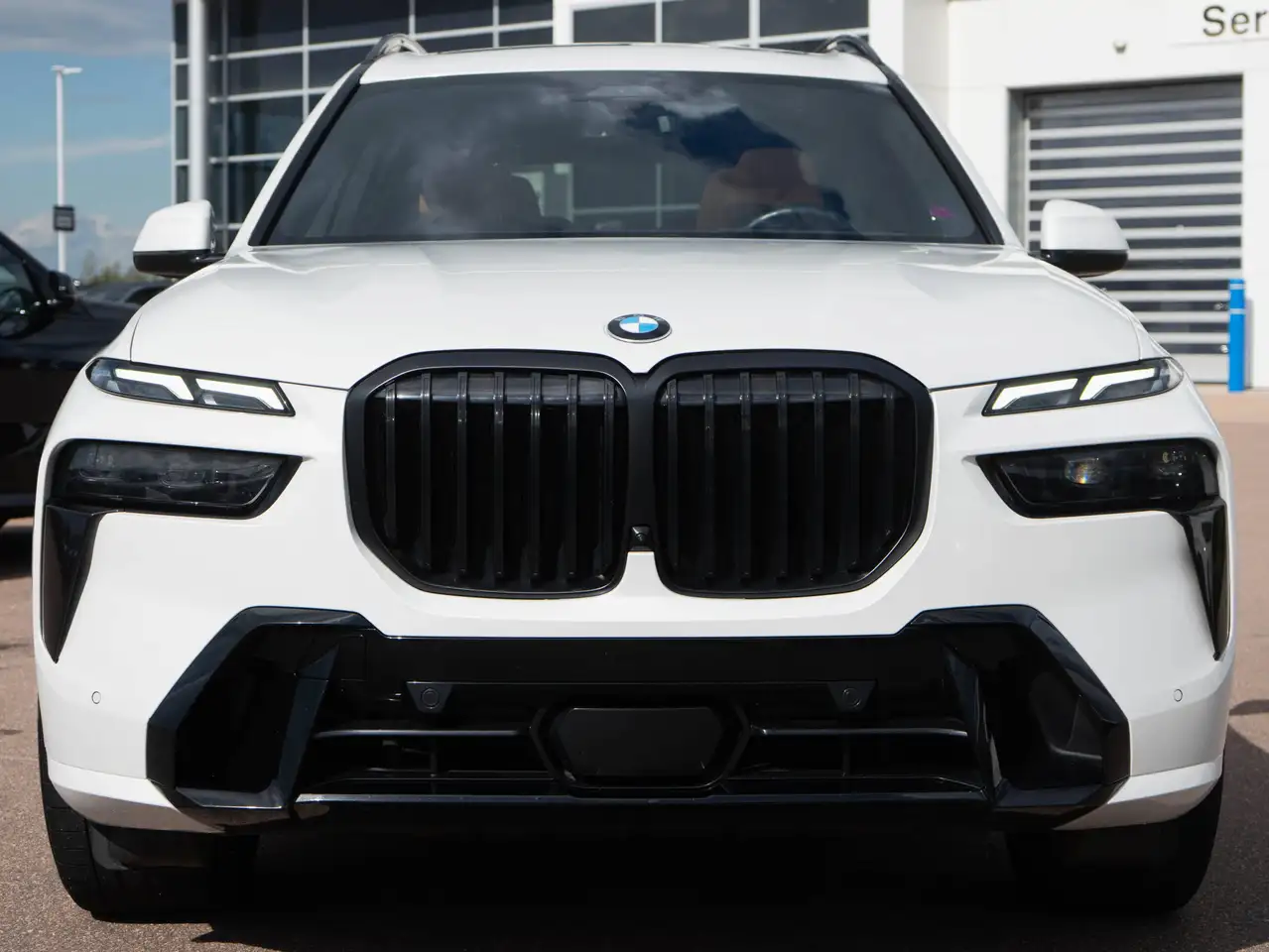BMW X7 - Image 2