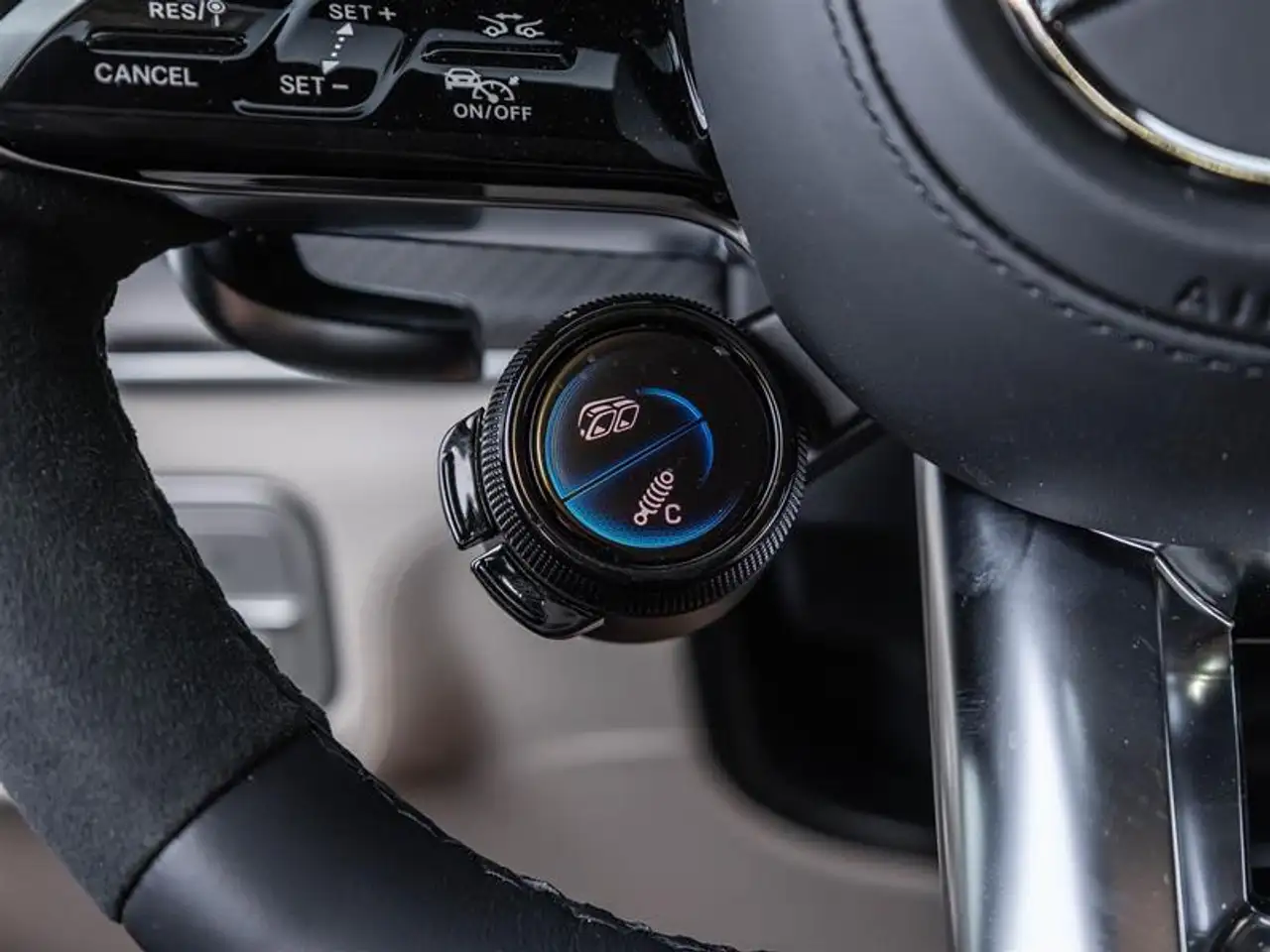 Mercedes-Benz GLE - Image 16