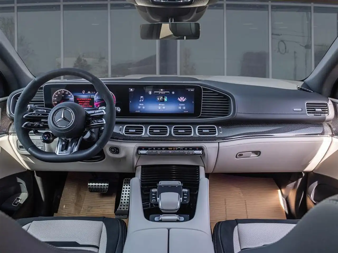 Mercedes-Benz GLE - Image 39
