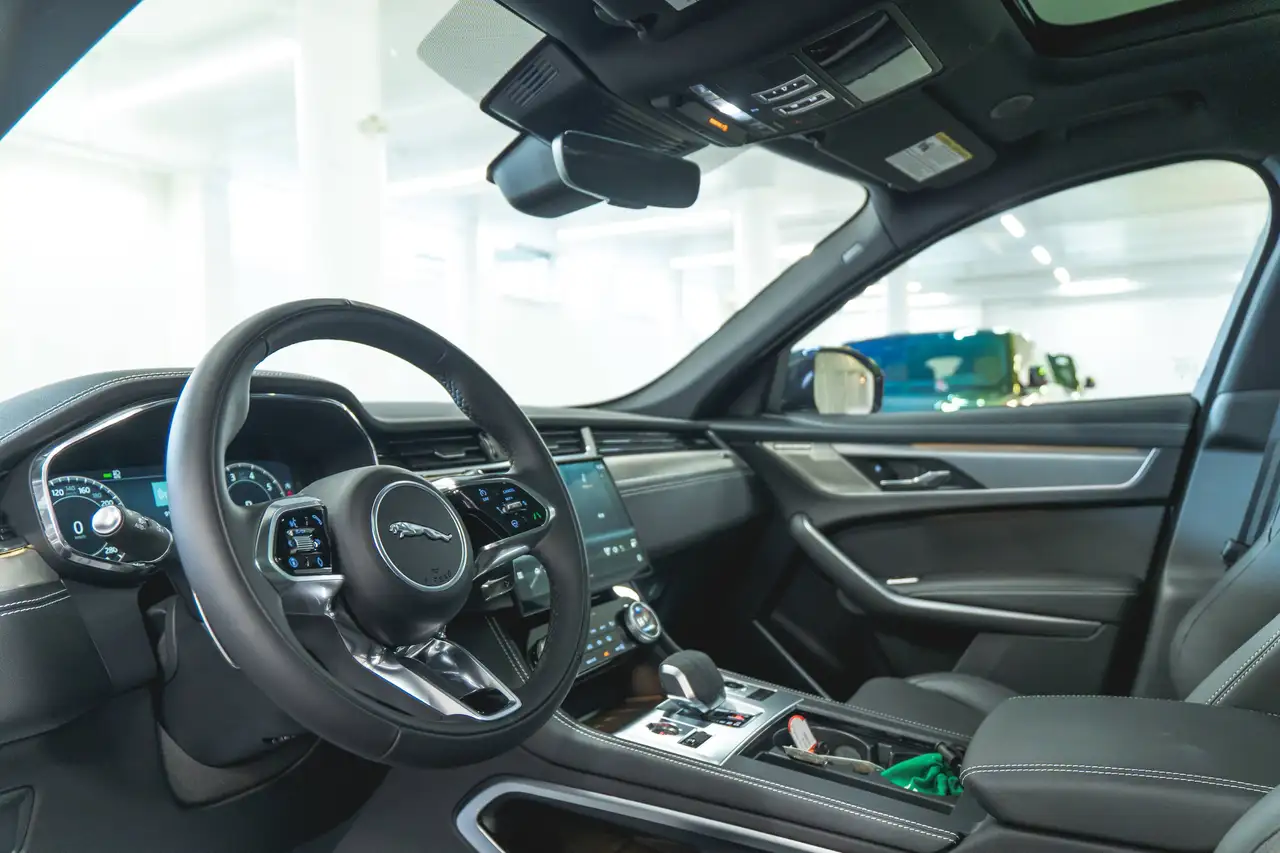 Jaguar F-Pace - Image 2