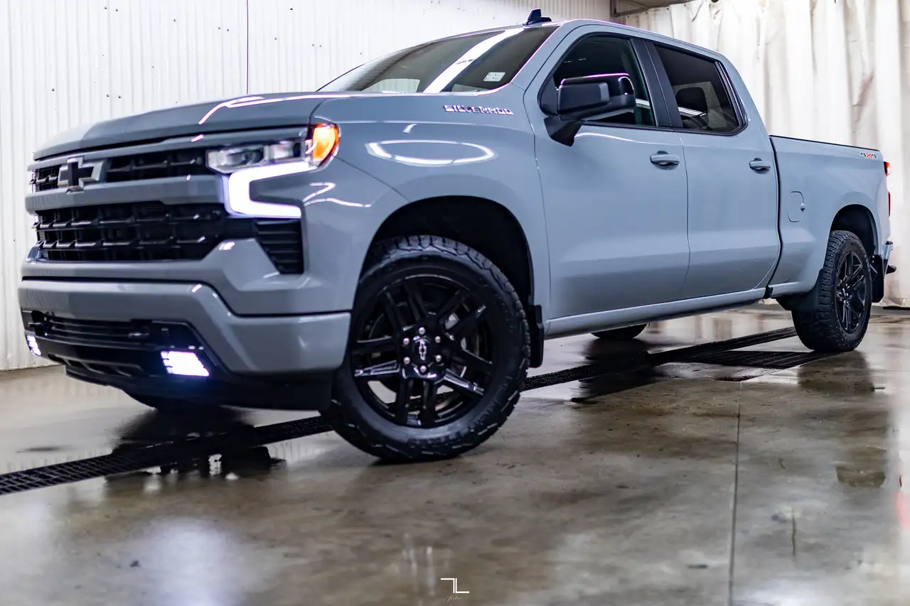 Chevrolet Silverado 1500 - Image 4