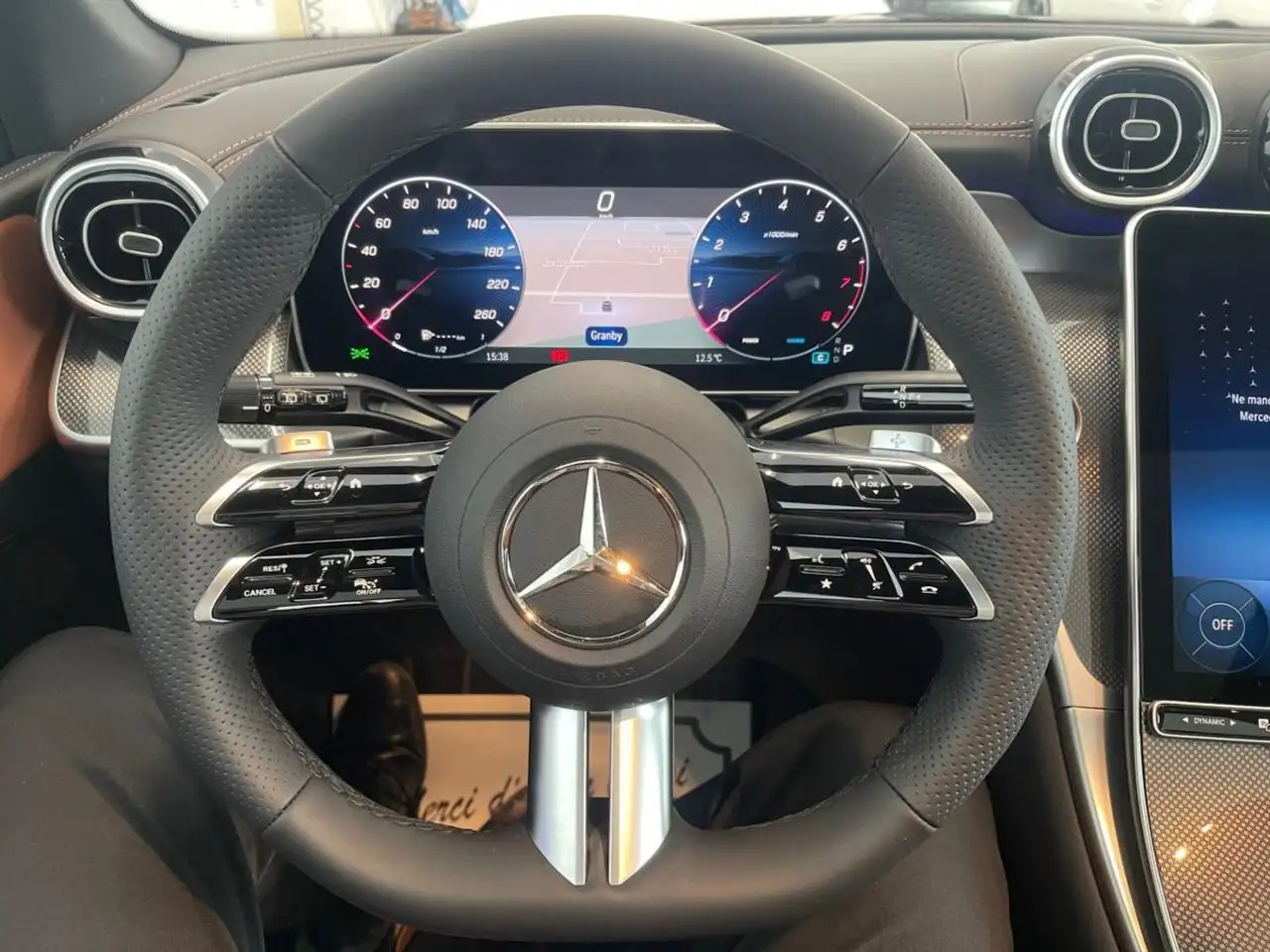 Mercedes-Benz GLC - Image 14