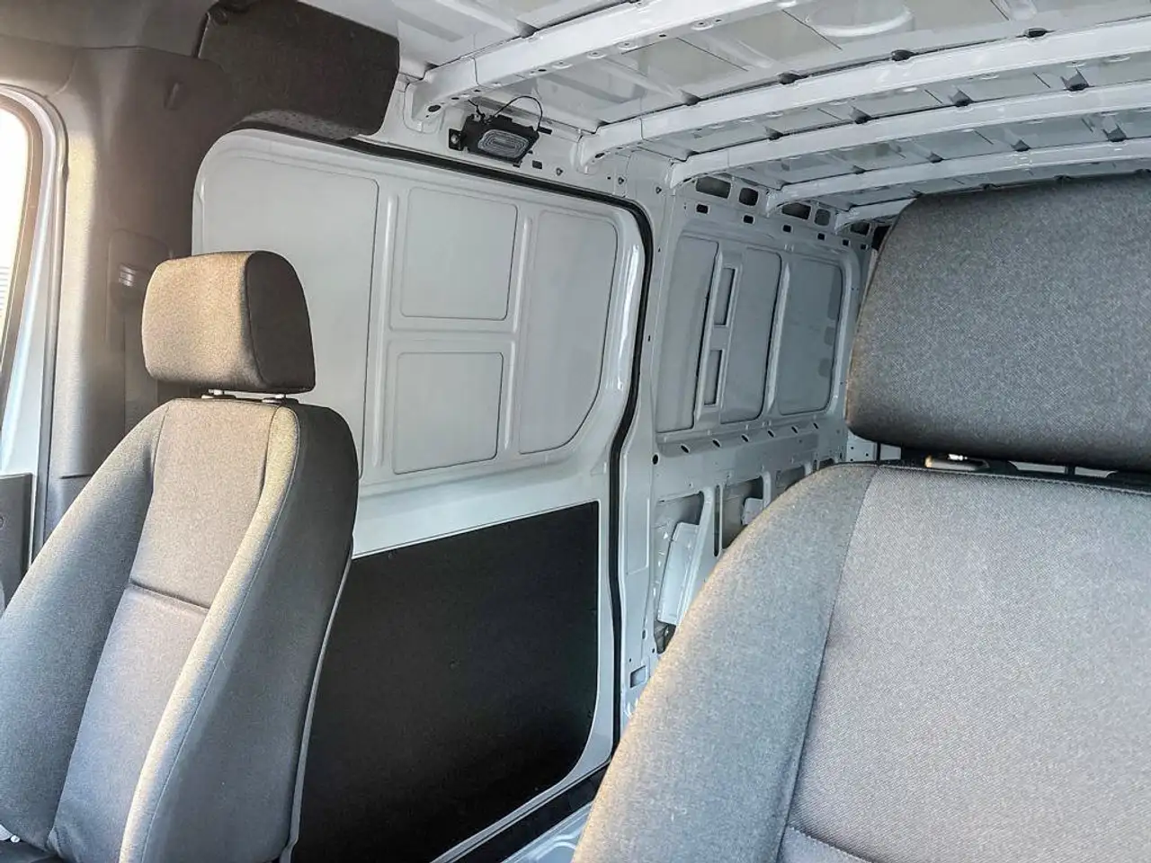 Mercedes-Benz Sprinter - Image 12