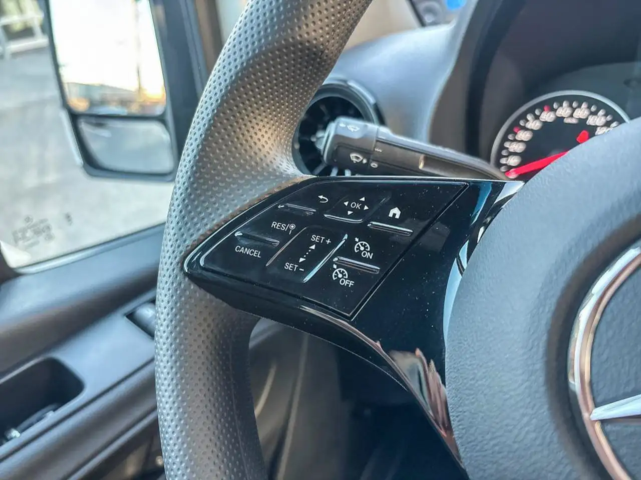 Mercedes-Benz Sprinter - Image 19