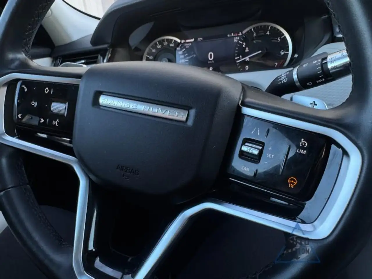 Land Rover Range Rover Velar - Image 8