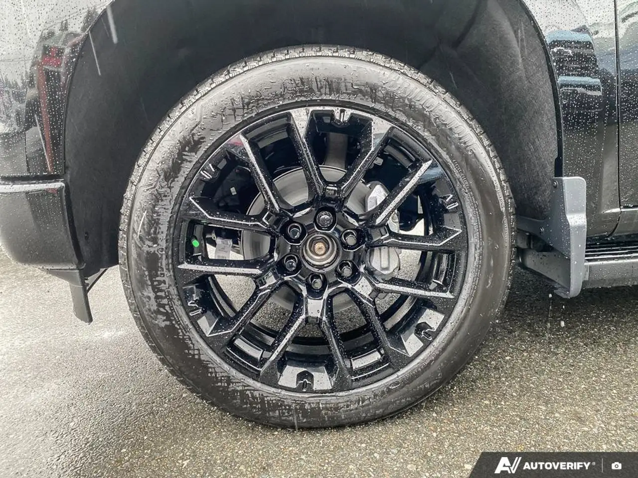 Chevrolet Silverado 1500 - Image 10