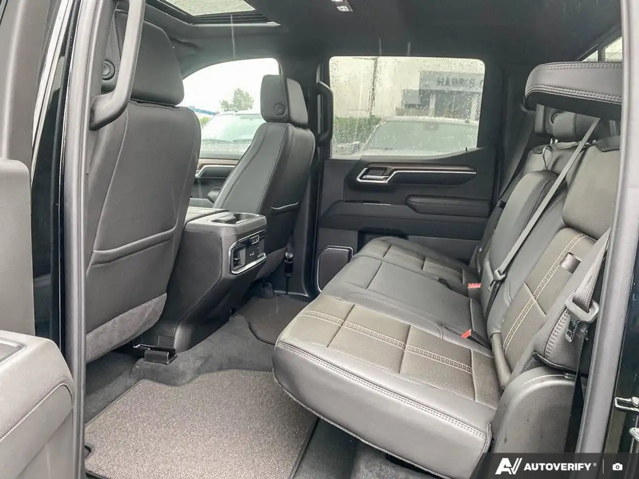 Chevrolet Silverado 1500 - Image 26