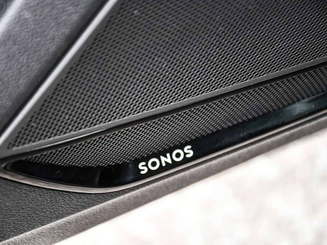 Audi Q3 - Image 13