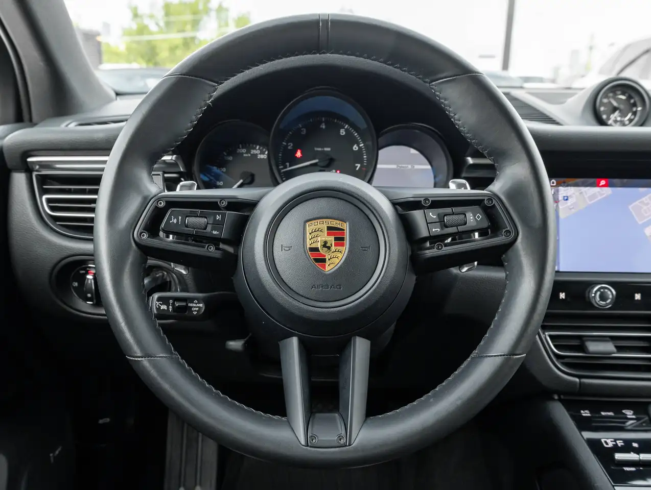 Porsche Macan - Image 15
