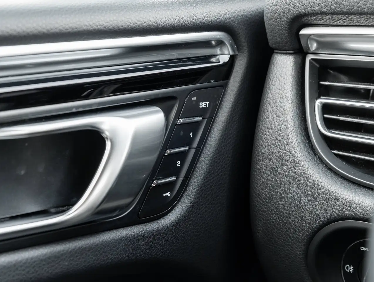 Porsche Macan - Image 22