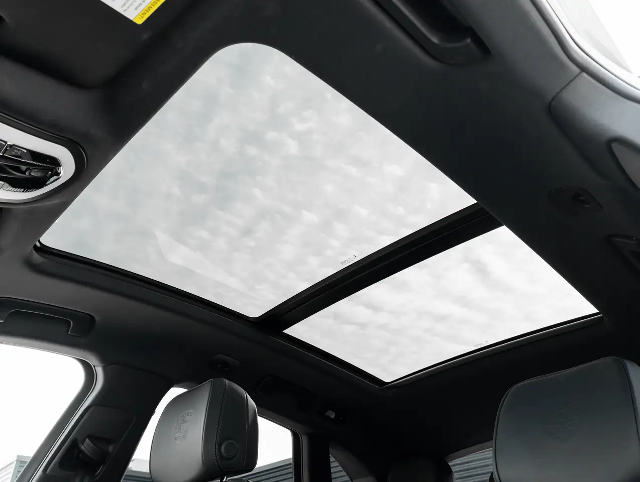 Porsche Macan - Image 28