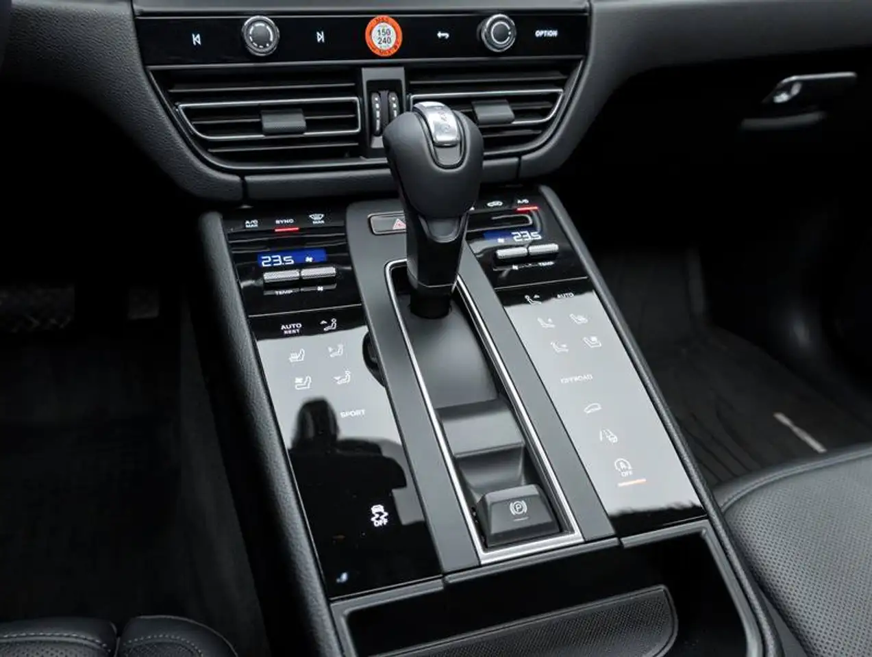 Porsche Macan - Image 28