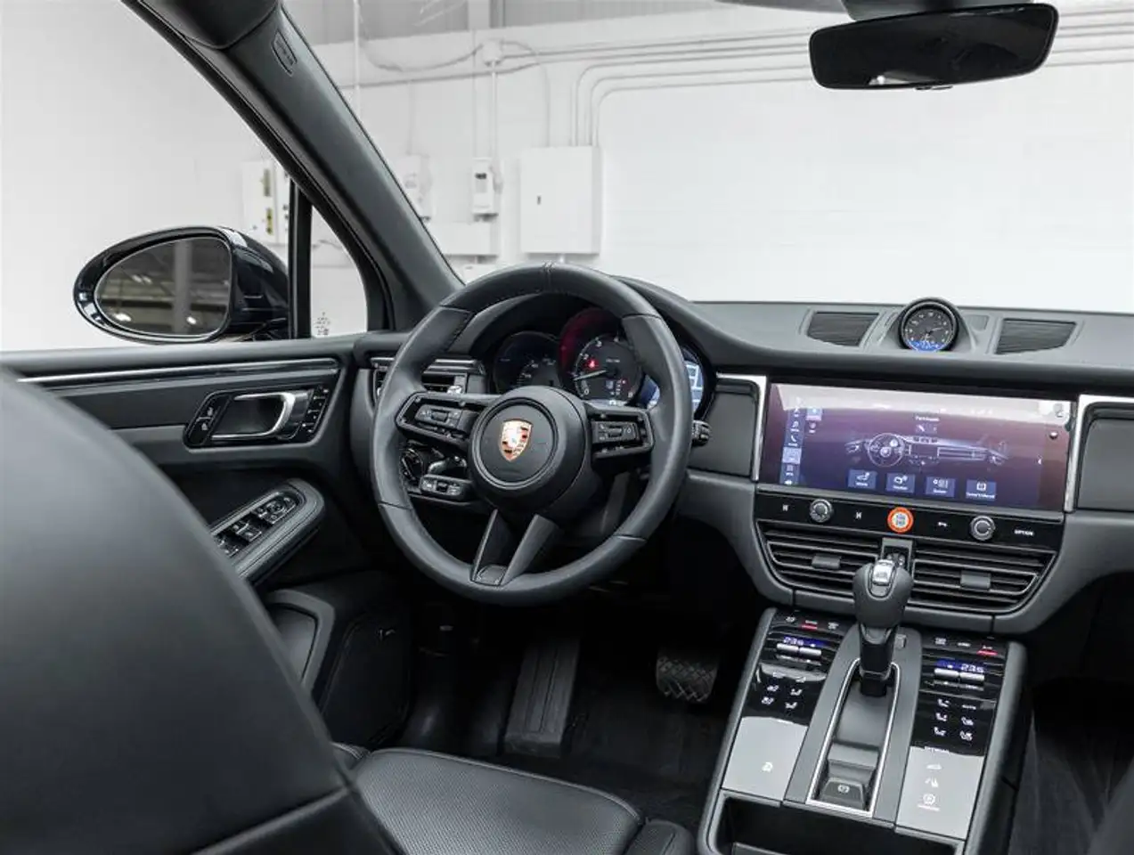 Porsche Macan - Image 39