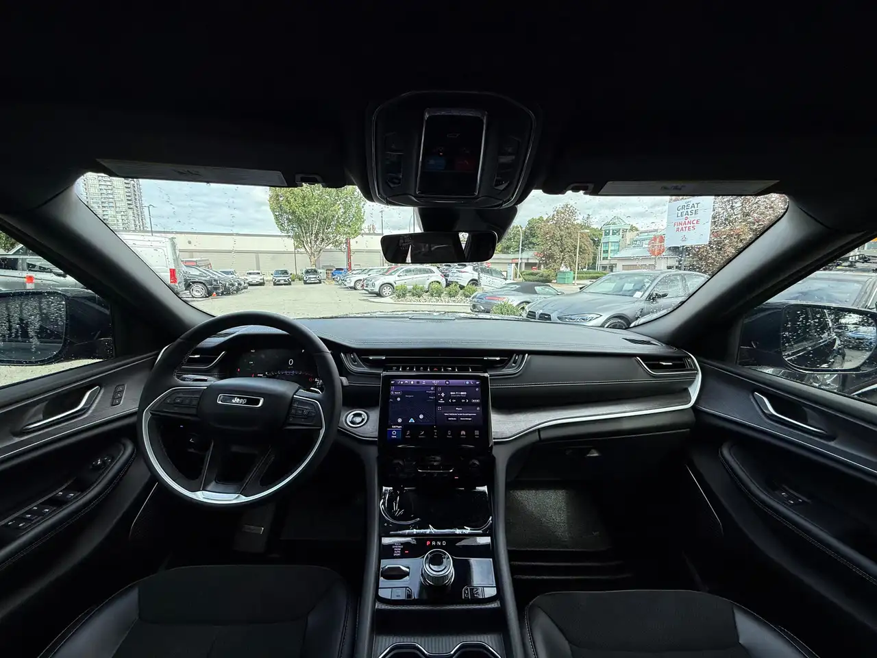 Jeep Grand Cherokee - Image 14