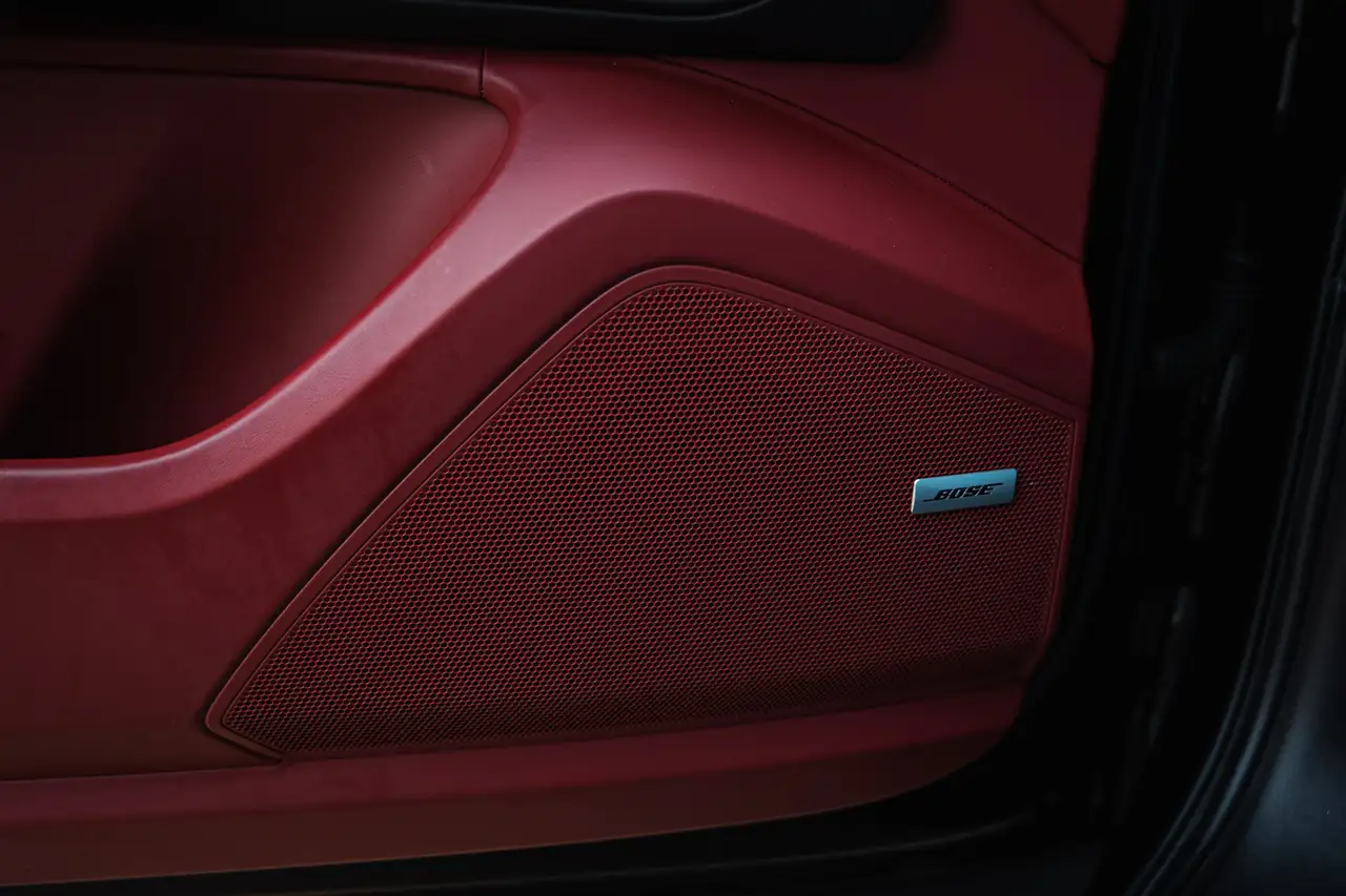 Porsche Cayenne - Image 31