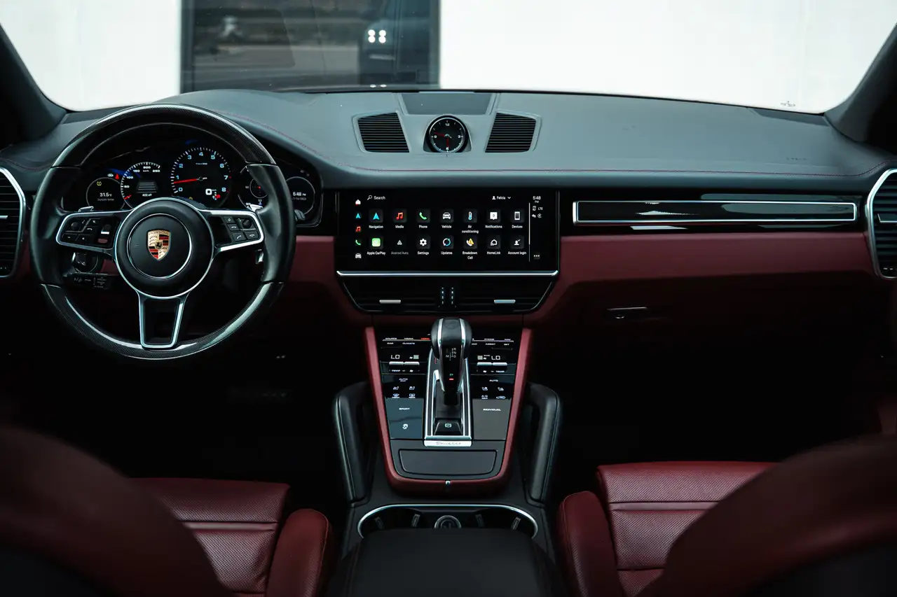Porsche Cayenne - Image 17