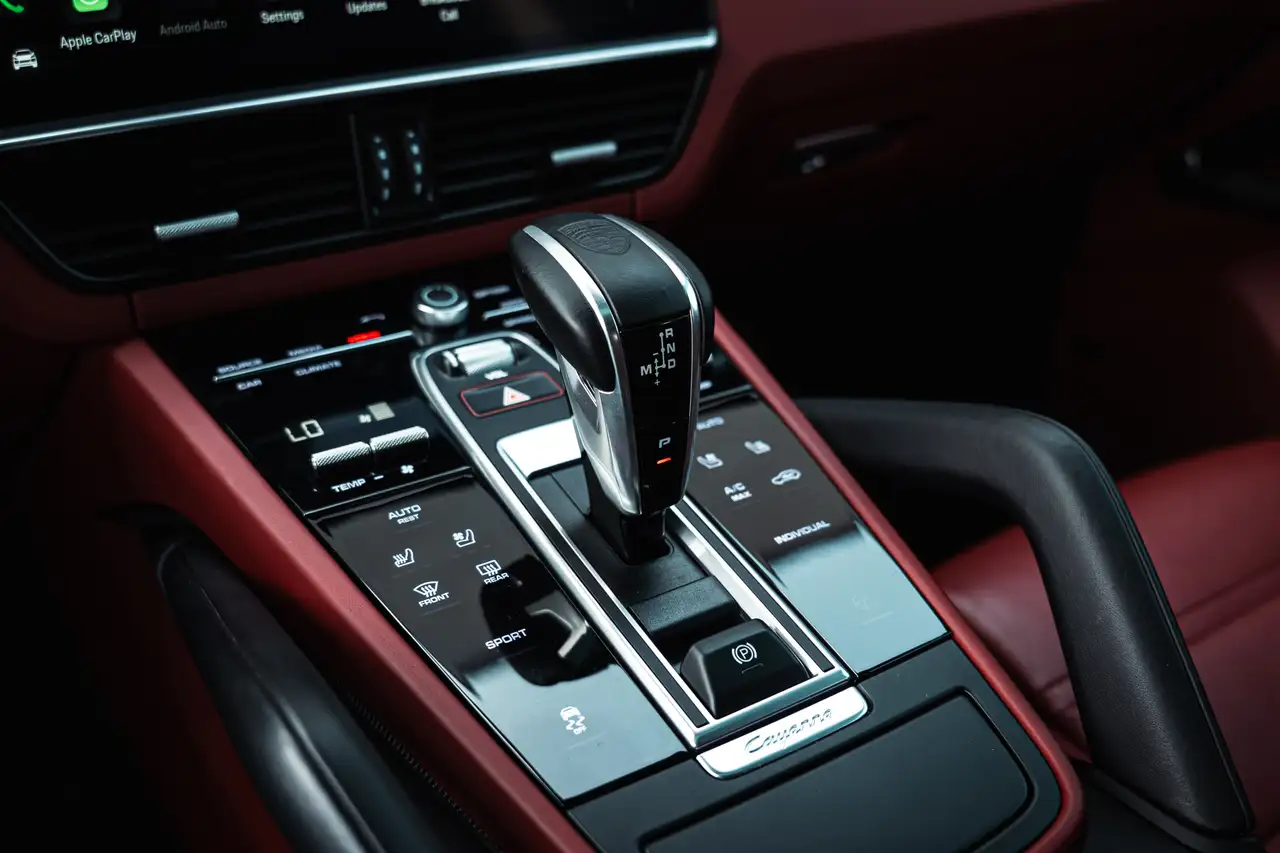 Porsche Cayenne - Image 24