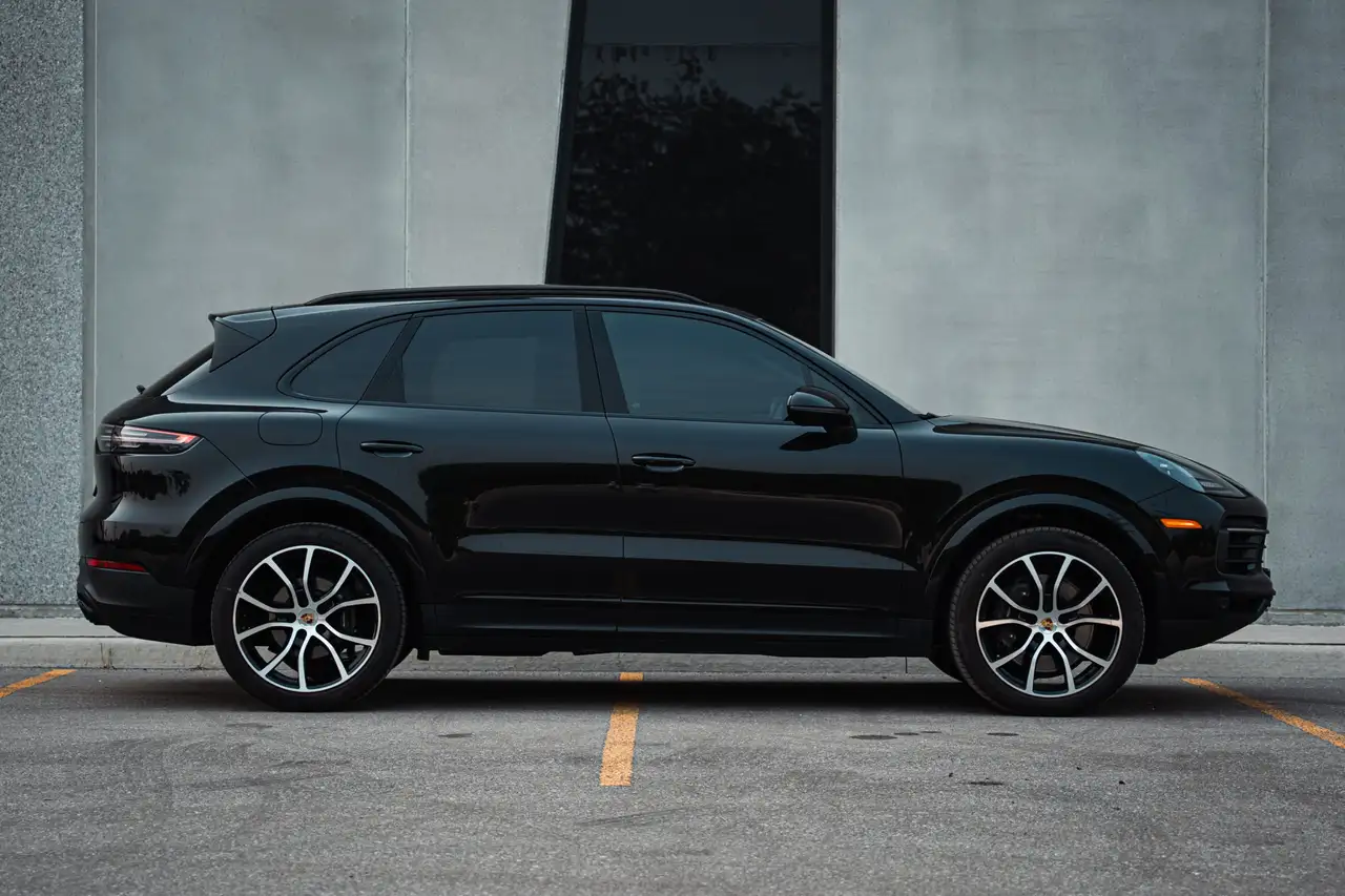 Porsche Cayenne - Image 4