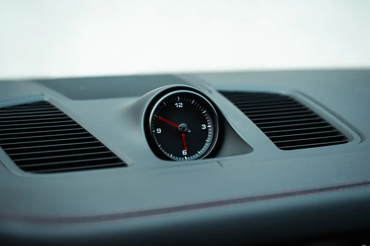Porsche Cayenne - Image 22