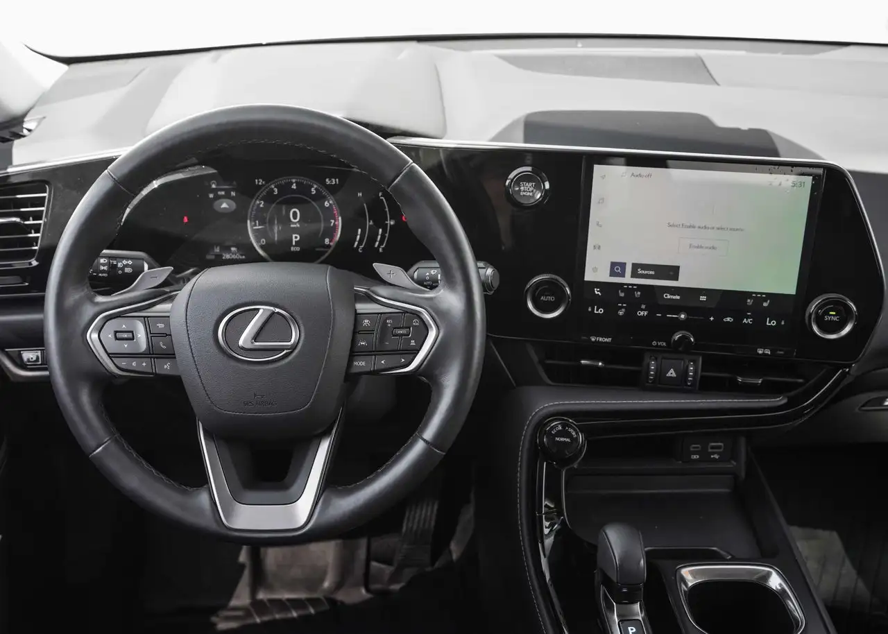 Lexus NX 350 - Image 16