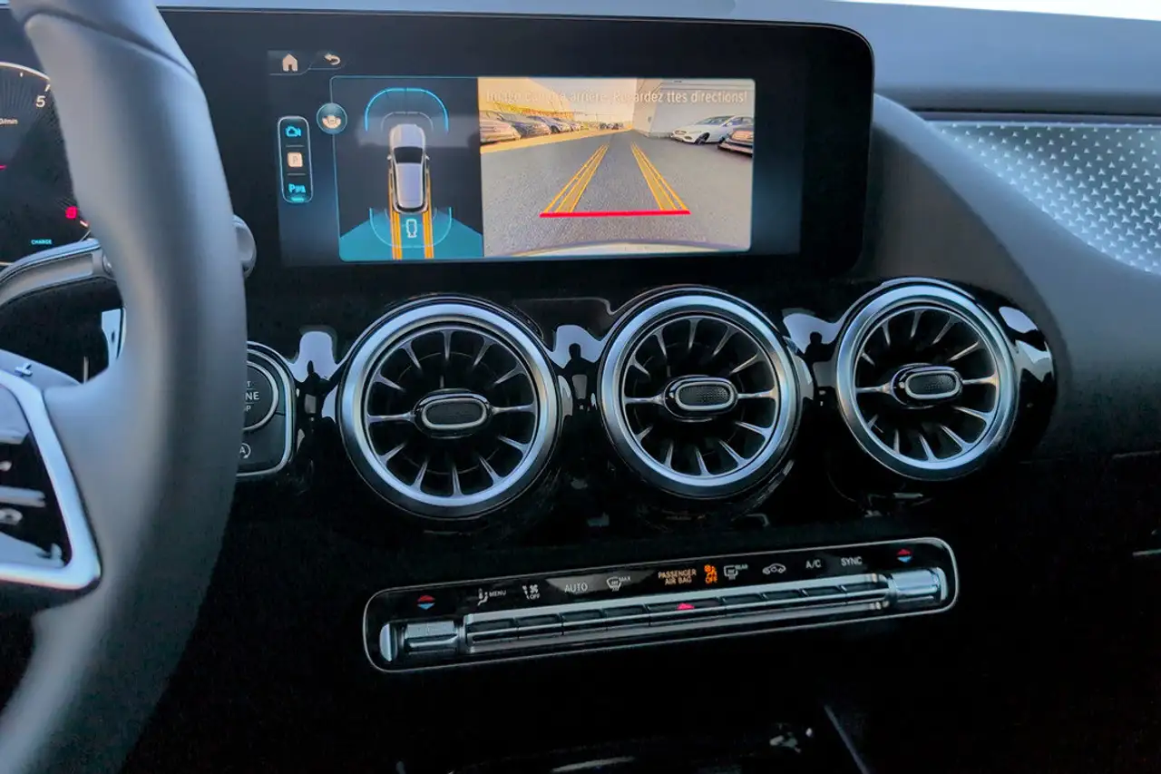 Mercedes-Benz GLA - Image 9