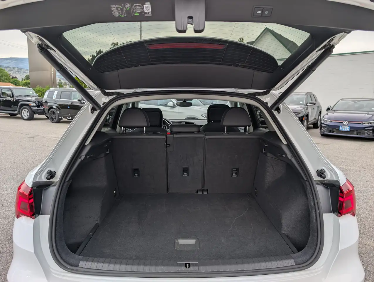 Audi Q3 - Image 10