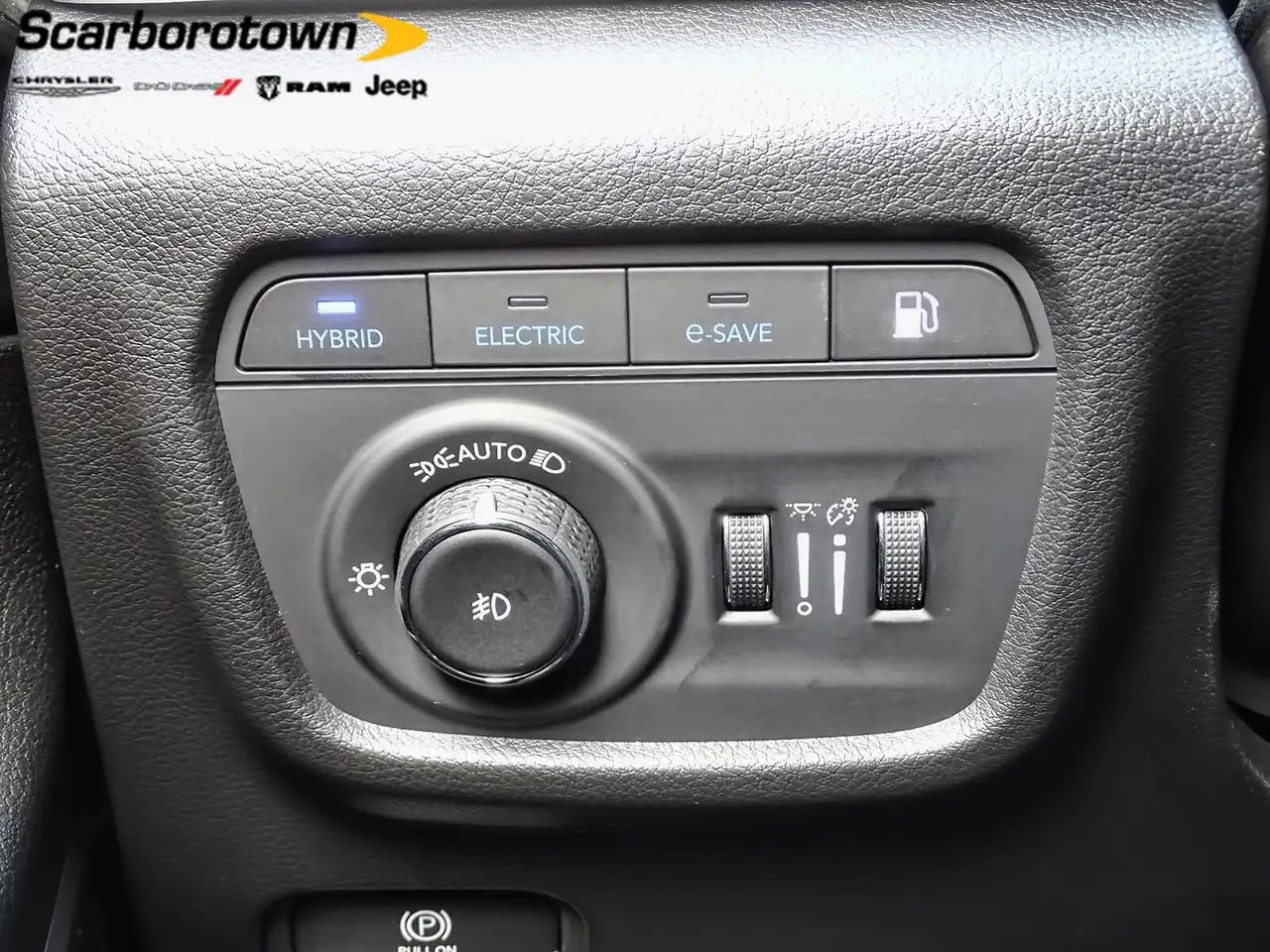Jeep Grand Cherokee - Image 22