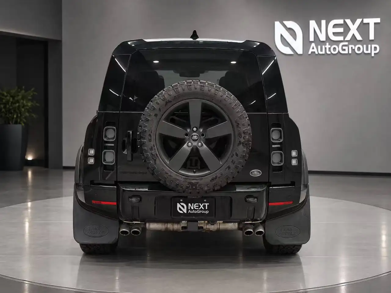 Land Rover Defender - Image 6