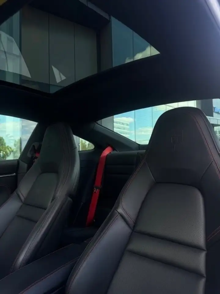 Porsche 911 - Image 11