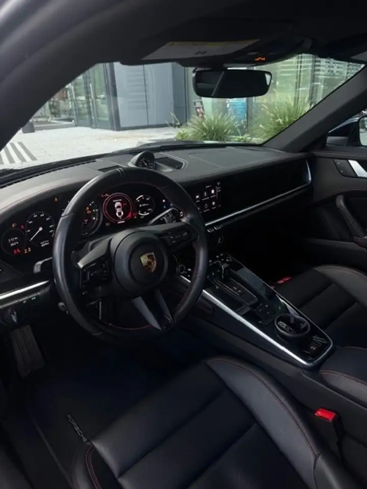 Porsche 911 - Image 10