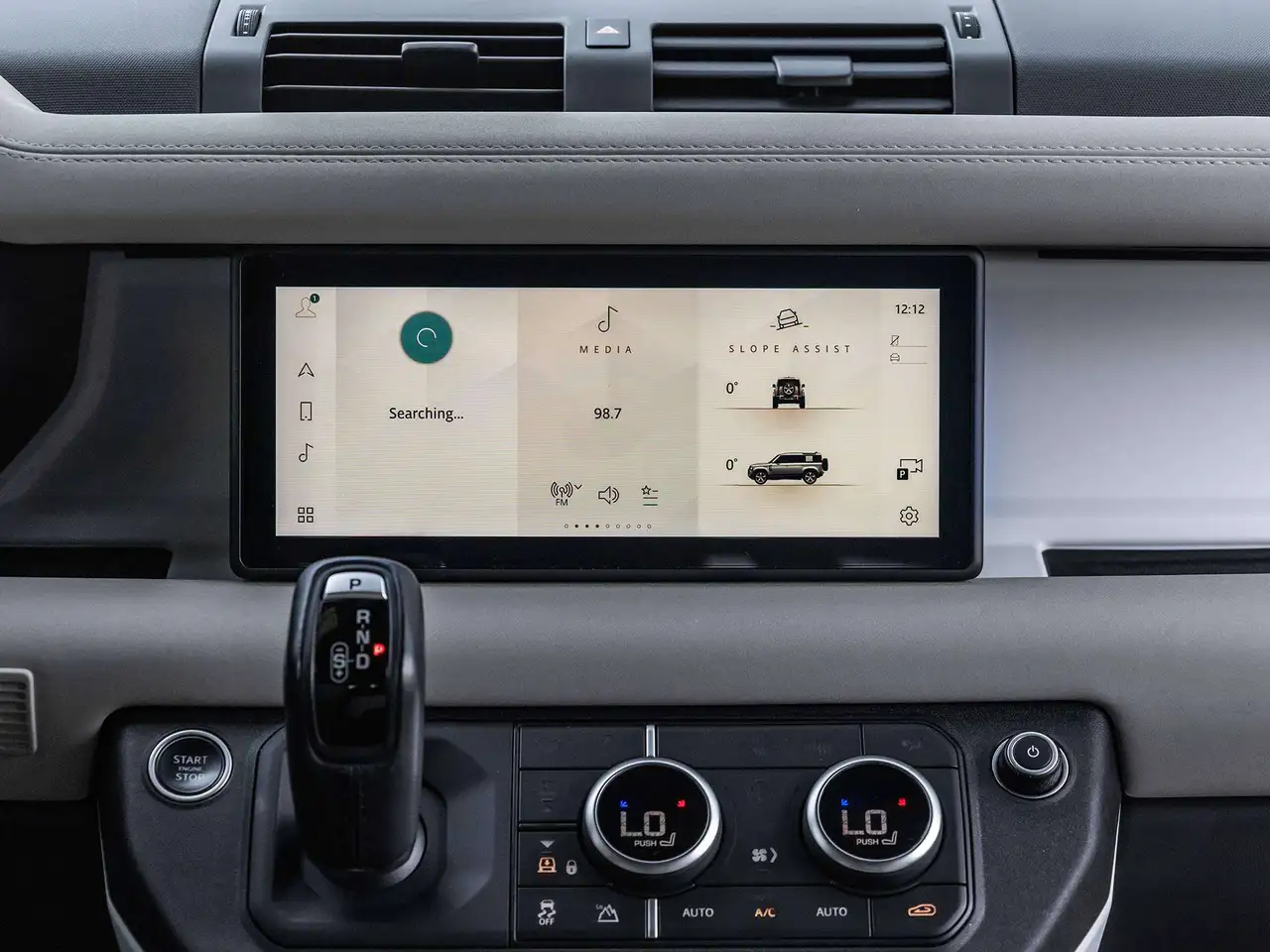 Land Rover Defender - Image 27