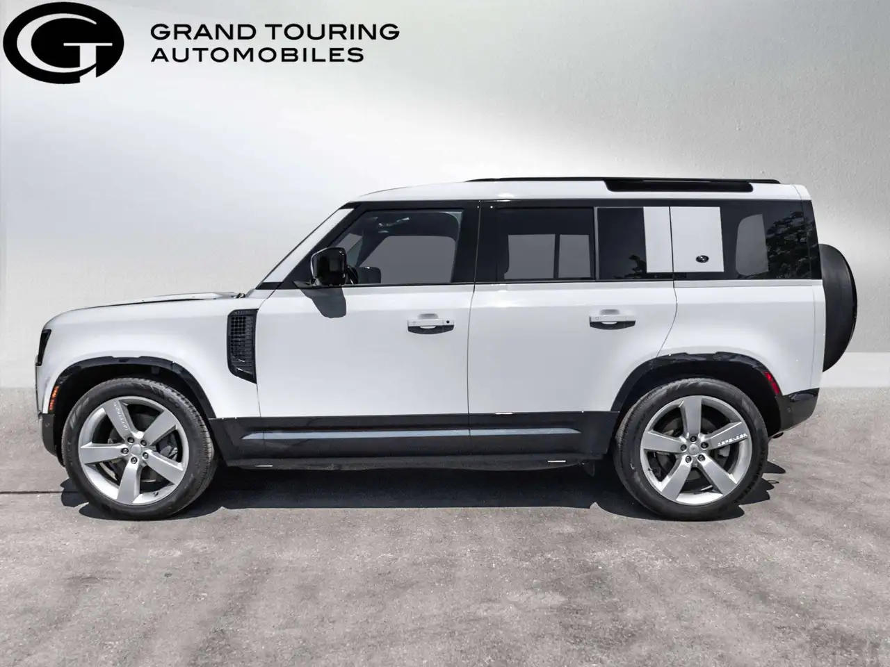 Land Rover Defender - Image 3