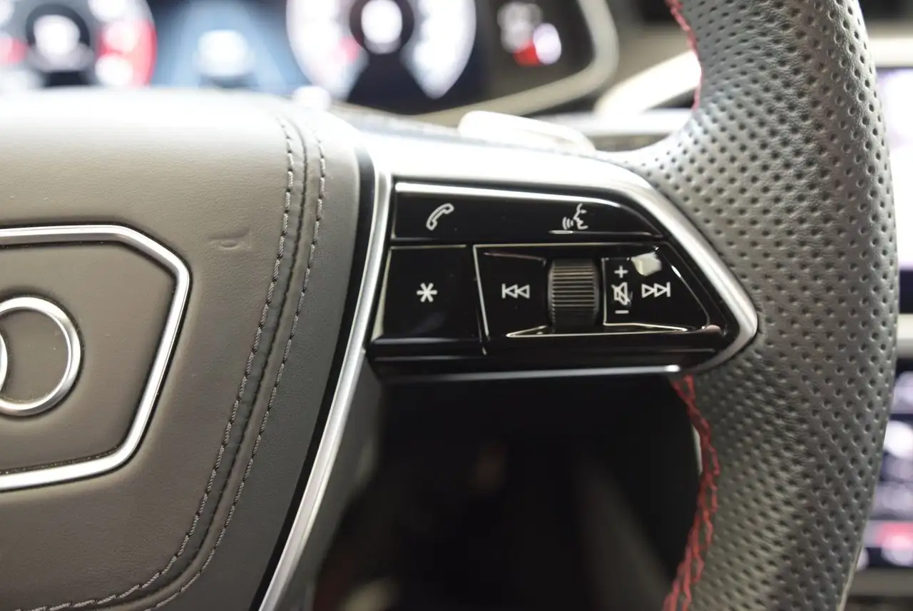 Audi S6 - Image 27
