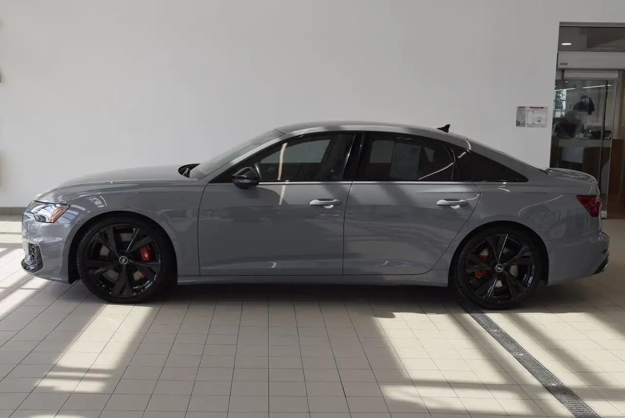 Audi S6 - Image 10