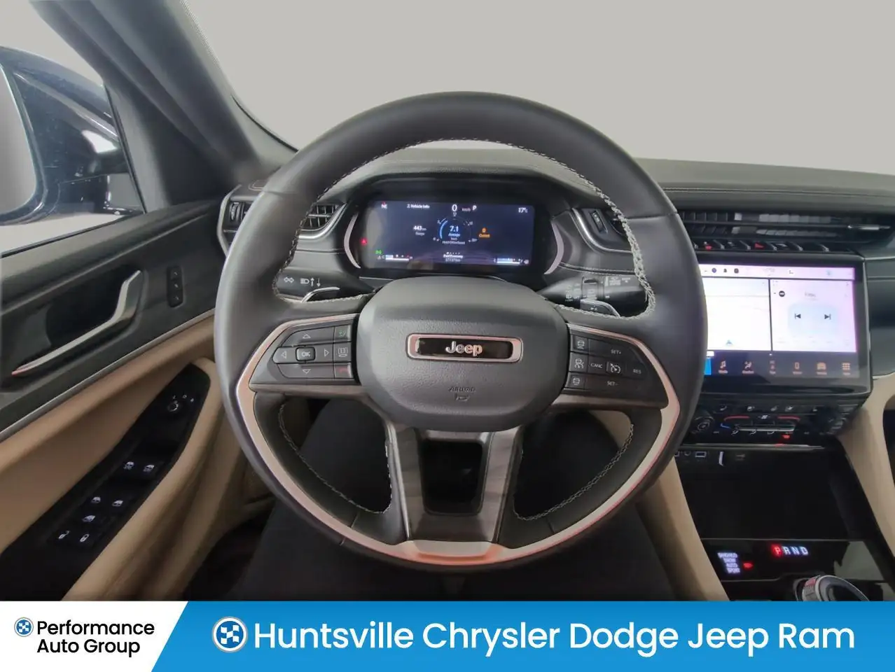 Jeep Grand Cherokee - Image 17