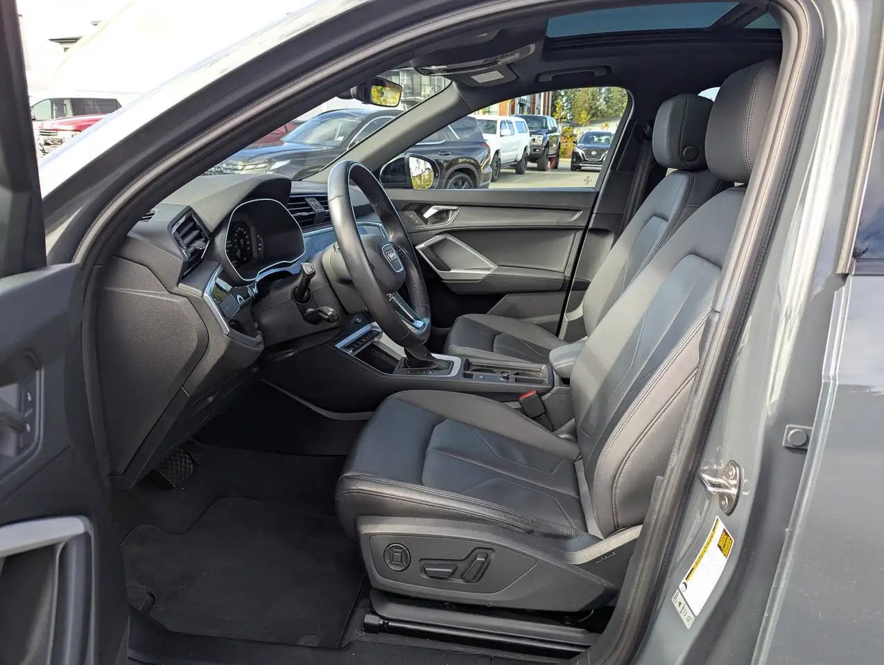 Audi Q3 - Image 16