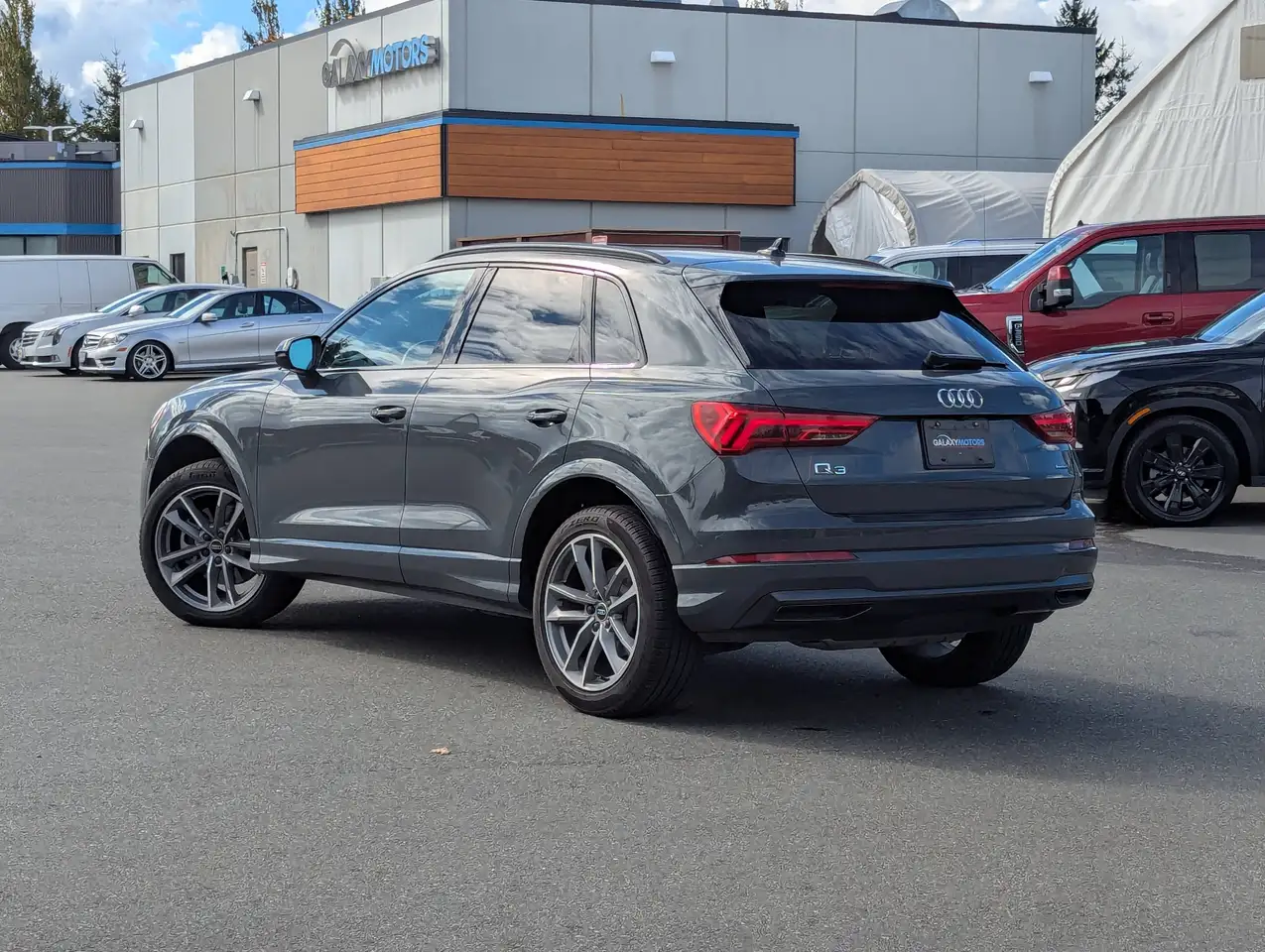 Audi Q3 - Image 10