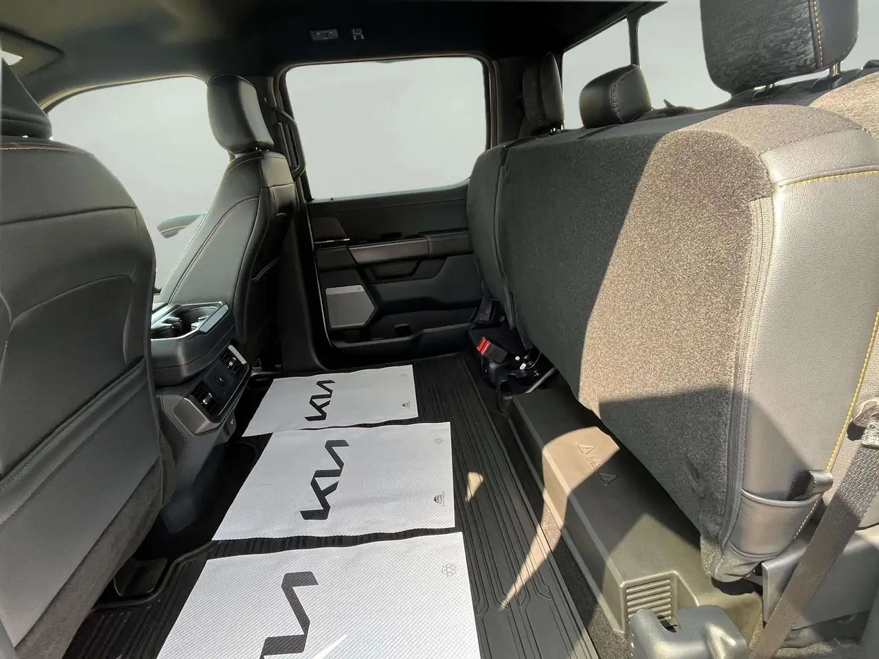 Ford F-150 - Image 17
