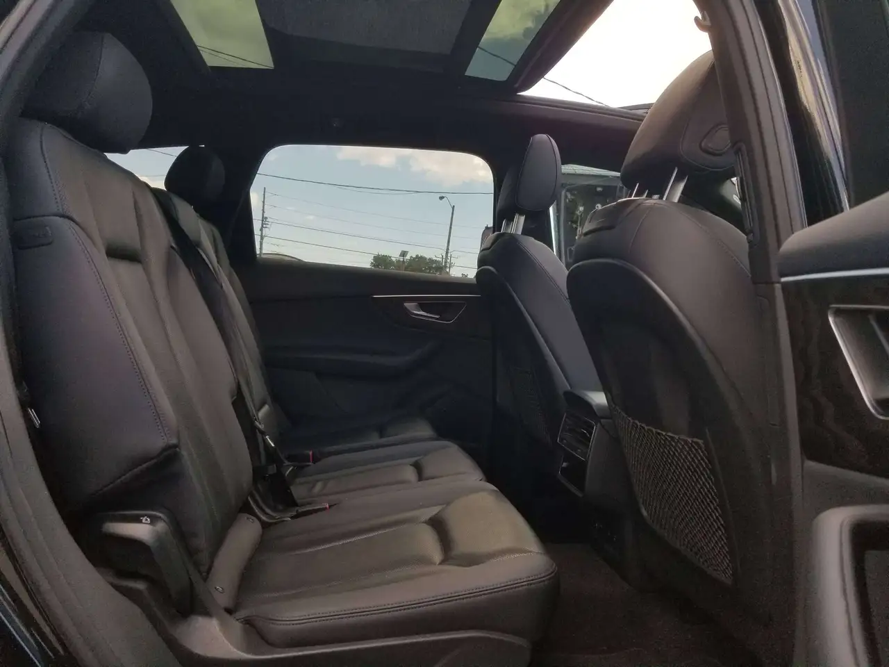 Audi Q7 - Image 11