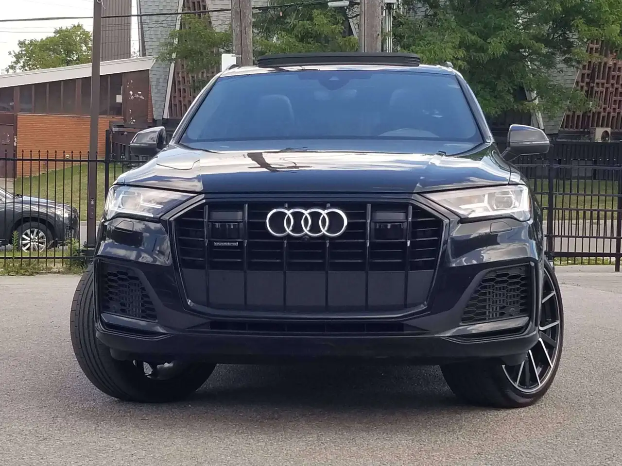 Audi Q7 - Image 2