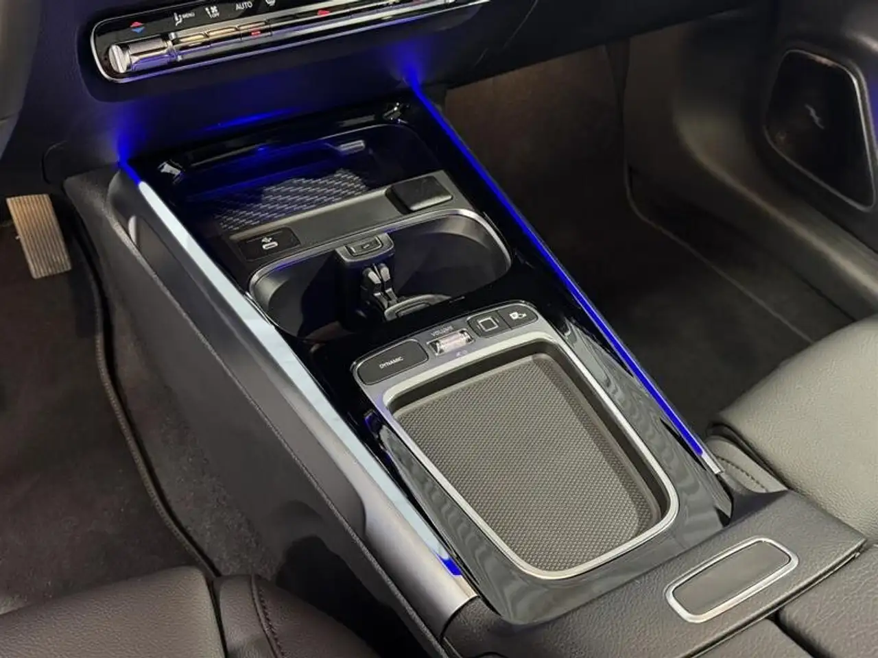 Mercedes-Benz GLB - Image 18
